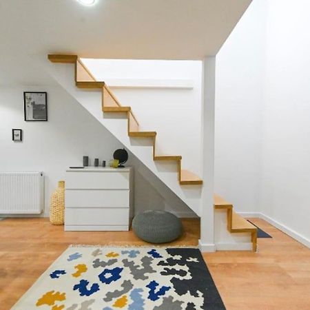 2 Bedroom Flat In Damjanich Str., Hirsch Budapest Bagian luar foto
