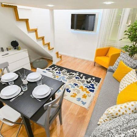 2 Bedroom Flat In Damjanich Str., Hirsch Budapest Bagian luar foto