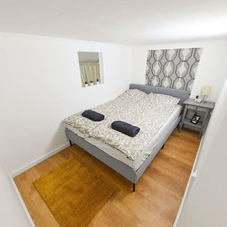 2 Bedroom Flat In Damjanich Str., Hirsch Budapest Bagian luar foto